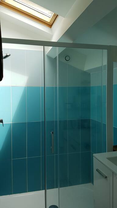 Salle d eau privé dans la chambre
