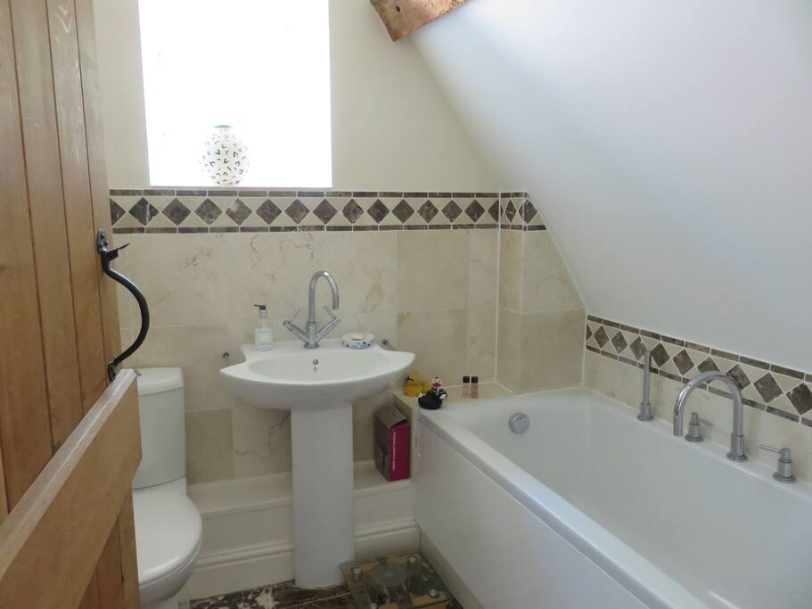 Ensuite bathroom to double
