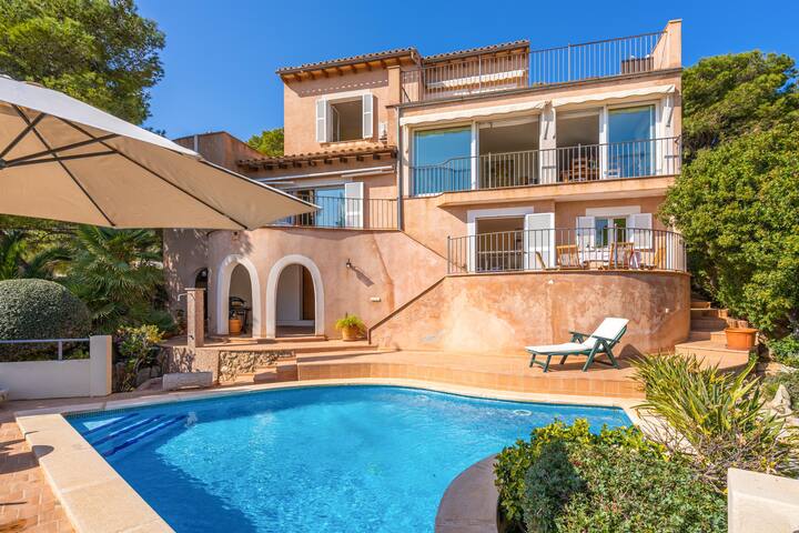 Villa Almeda gallery image 2