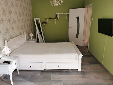 Central, lovely and comfortable apartment.