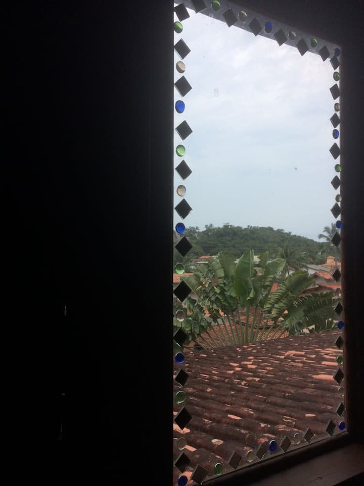 附带的卧室窗户