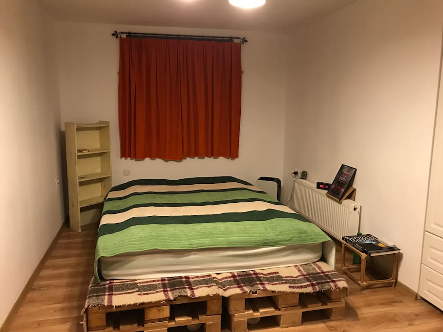 King size mattress / main bedroom
