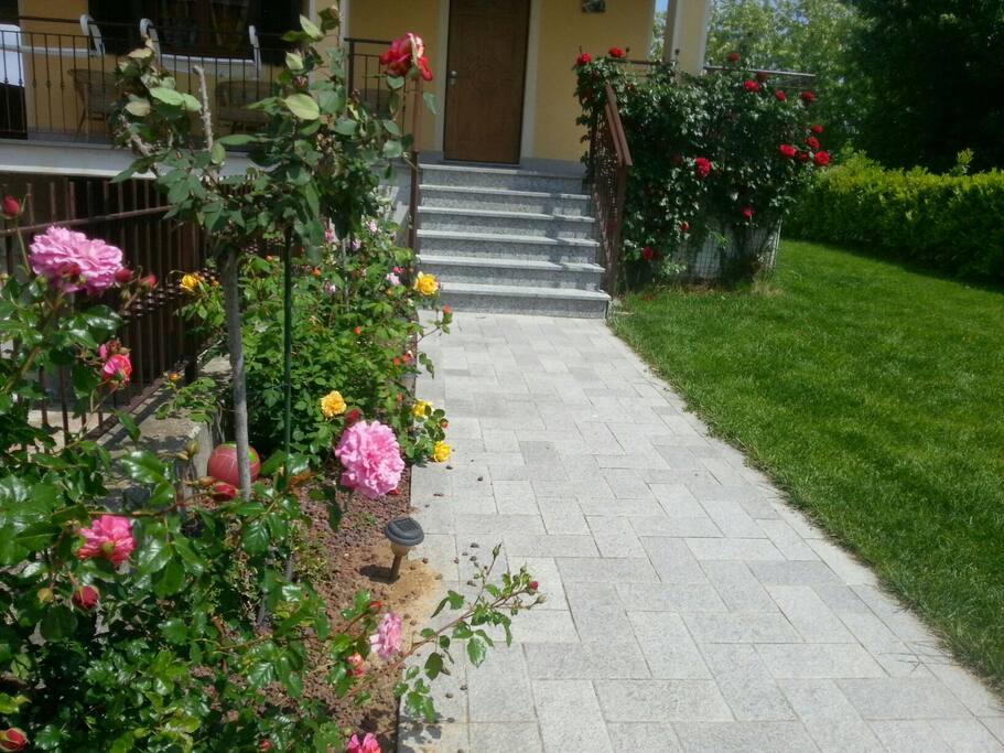 vialetto che porta in casa