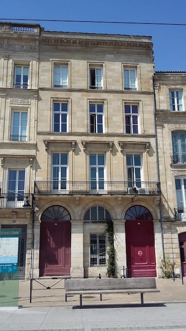 Le bâtiment, appartement au 2éme...
