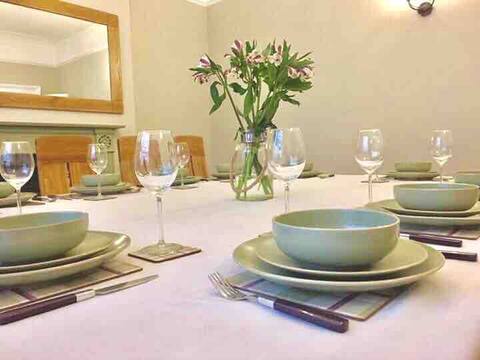 Filey, close to the beach, 7 bedrooms - sleeps 13