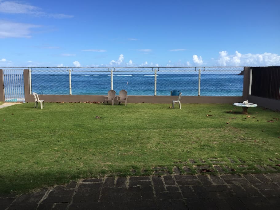 Big patio direct access to the beautiful beach