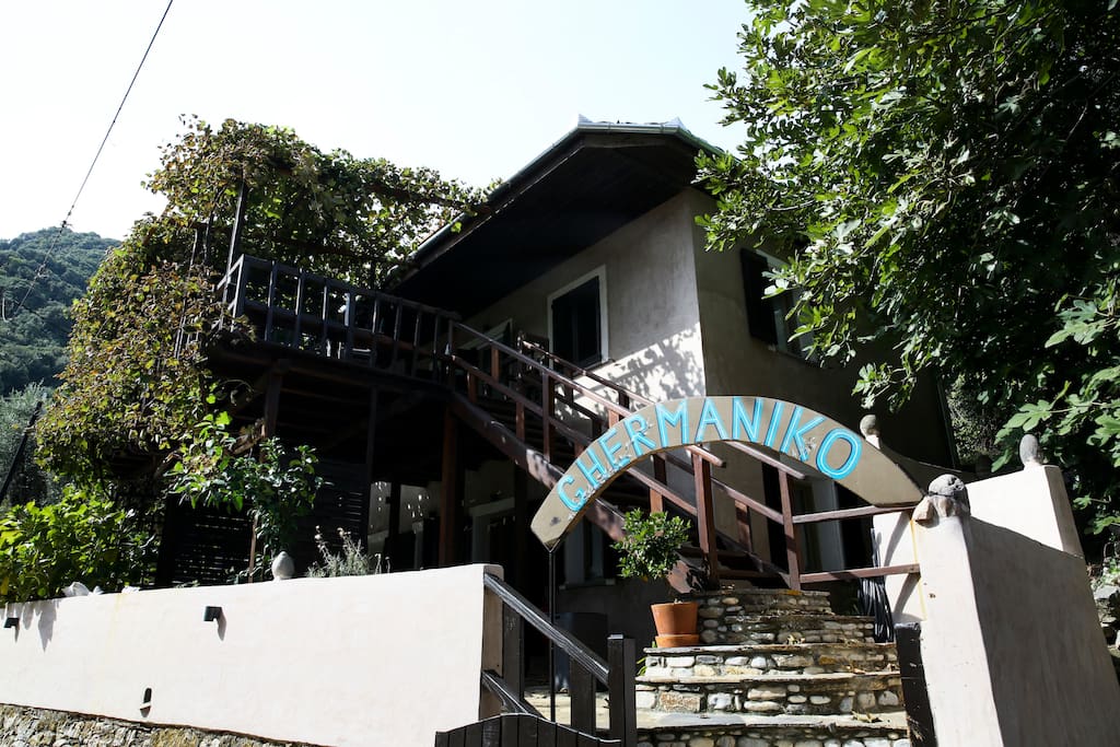 The right side of the guesthouse