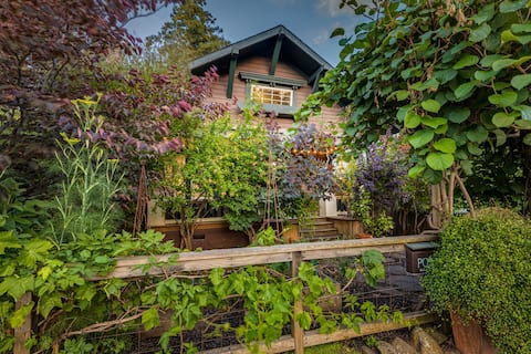 The Roost - A Private Escape in Downtown Petaluma!