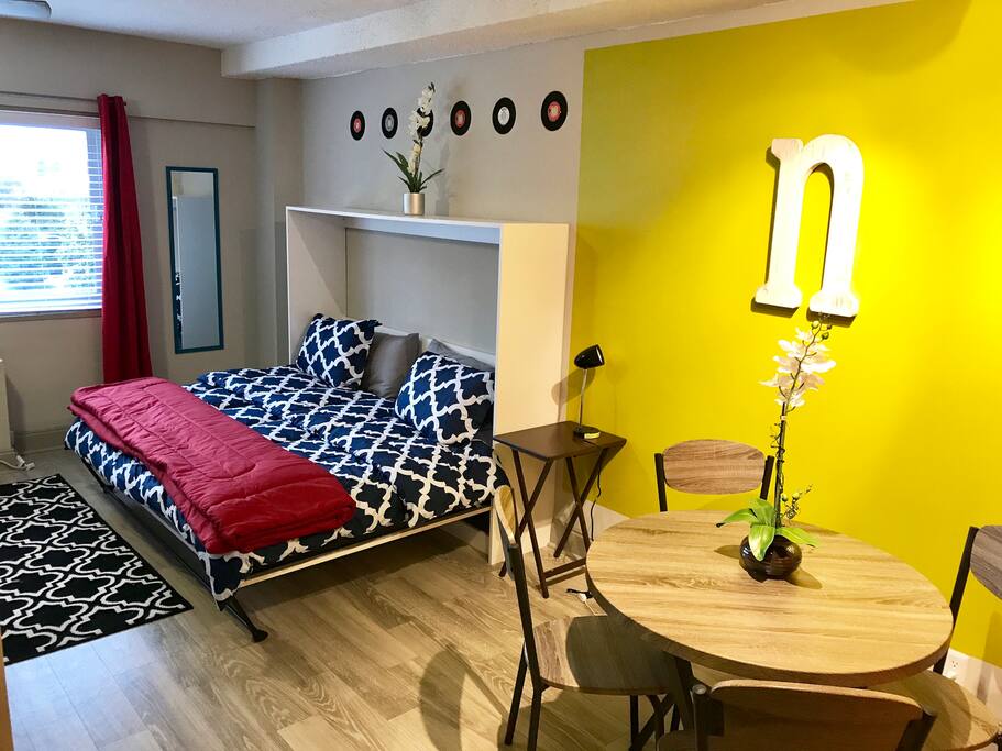 Open floor plan! Murphy queen bed! Super comfy memory foam mattress!