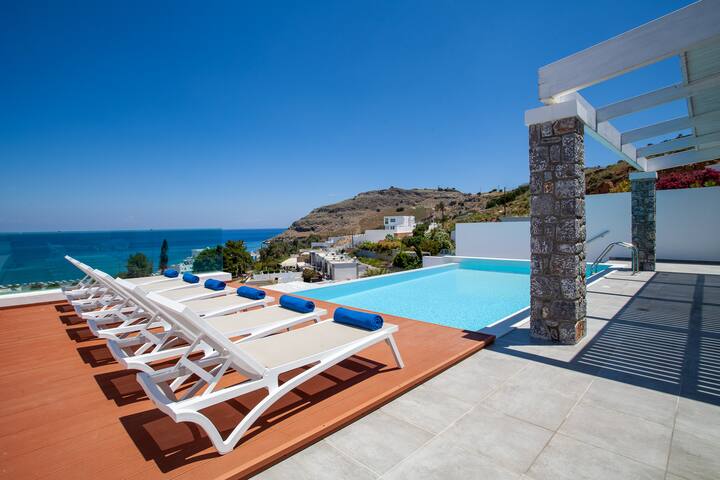 Stylish Sunrise White Villa with Infinity Pool gallery image 2