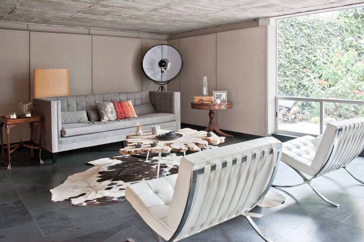 Beautiful House in the heart of the city ! gallery image 5