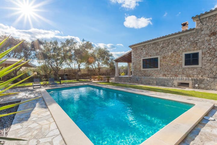 Finca Isabel y Guillermo, option heated pool