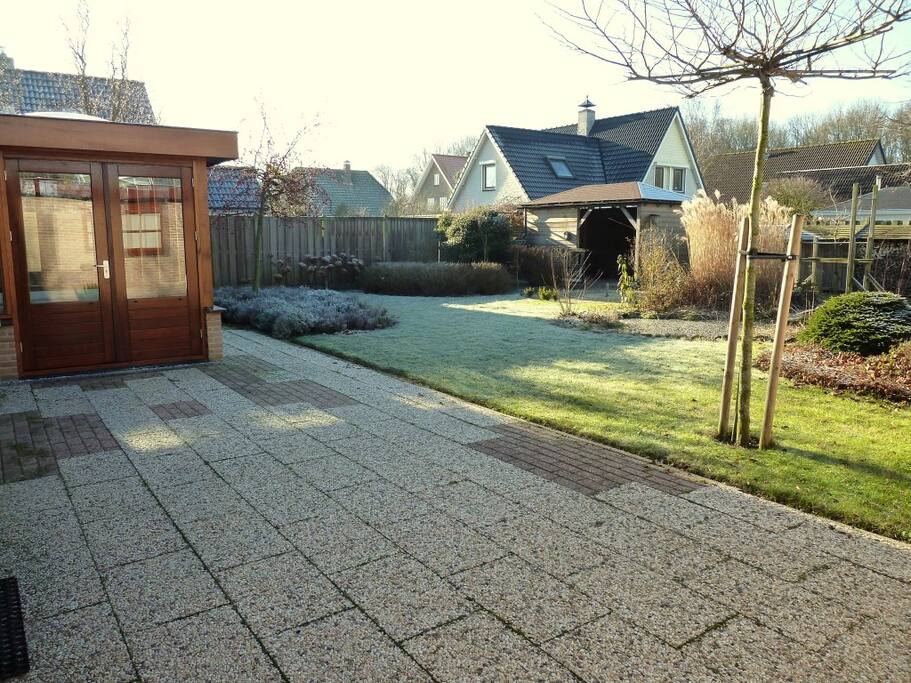 Ruime en afgesloten tuin
