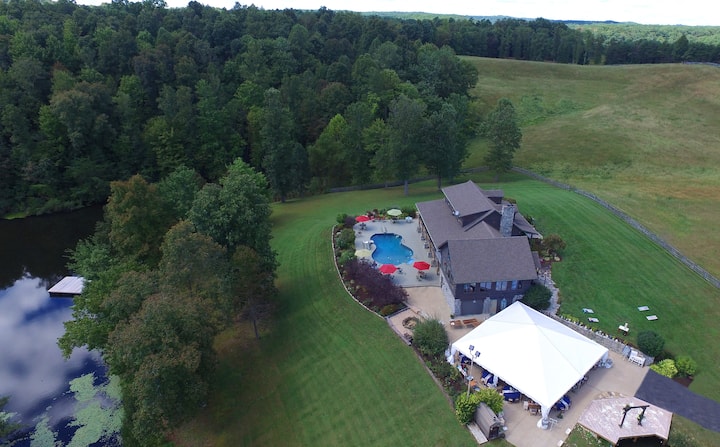 SECLUDED LOG CABIN/POOL/SLEEPS 20  REDRG/CR LAKE