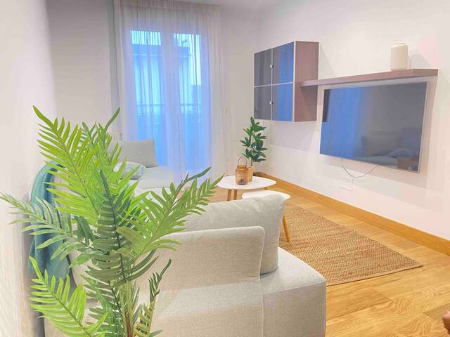 Mikain Cathedral View with Free Parking & Air Con gallery image 2