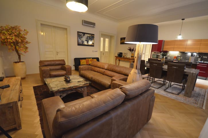 Grand Luxury – Collection Kozi – Old Town Square