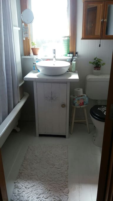 Small cosy Bathroom all painted by me..Great Tub