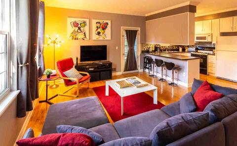 Beautiful 3-Bdrm Family Home, Near Hiking Trails