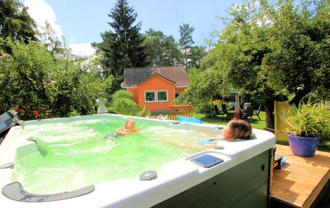 Feel-good oasis pool heated + sauna Berlin