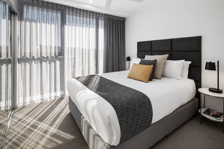 2 Bedroom Apartment Alcyone Hotel Residences Serviced Apartments For Rent In Hamilton Queensland Australia