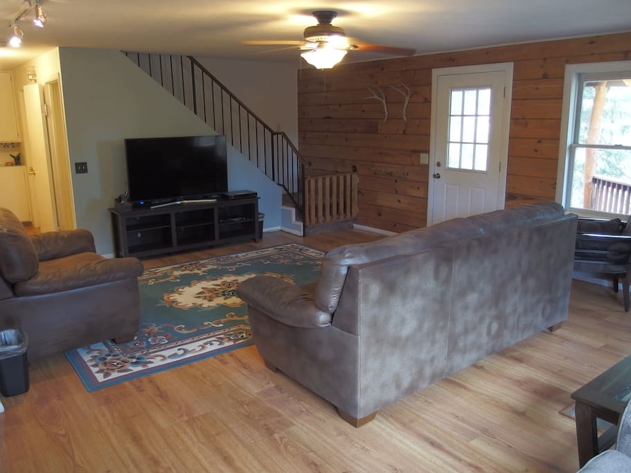 Perfect Family Cabin 5BR 2850ft² Sleep 22+ 2 Acres Cabins for Rent in