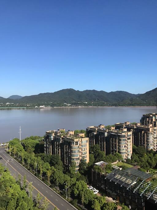 好天气的钱塘江