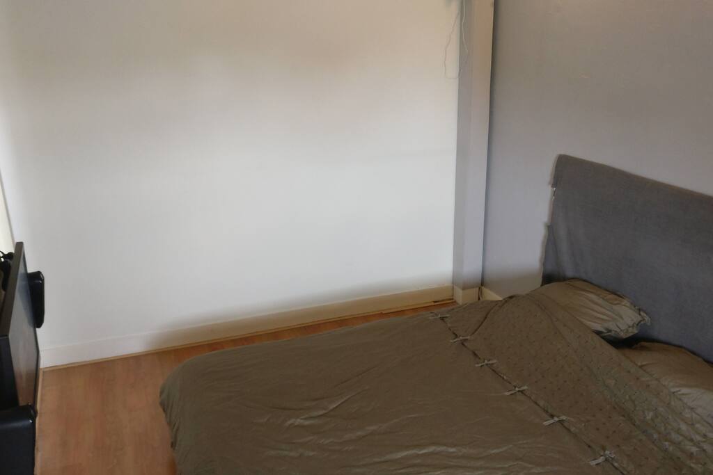 sleepingroom, tv with playstation3