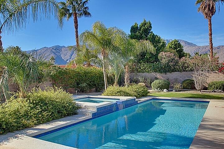 Palm Springs Oasis w Private Saltw. Pool, Views