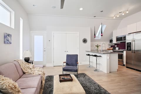 Top performing Airbnb: Private Above Garage Carriage House King Bed in Whittier