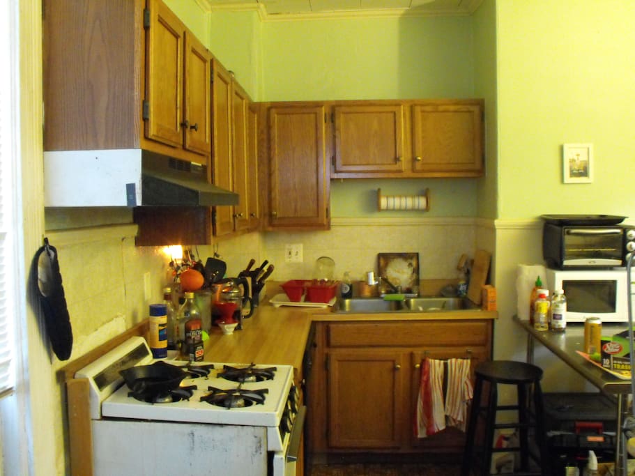 Functional kitchen (not exactly the same, with fewer items as it's a new move in)