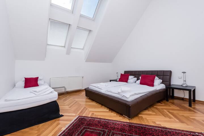 Penthouse Opera 2 Bedrooms and Aircondition gallery image 5