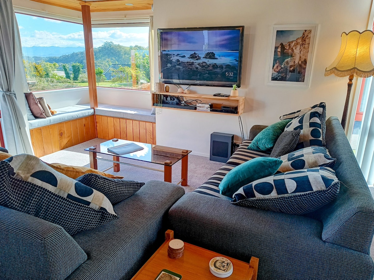 Popular Airbnb listing: Ocean views retreat, entertainers dream! in Whitianga