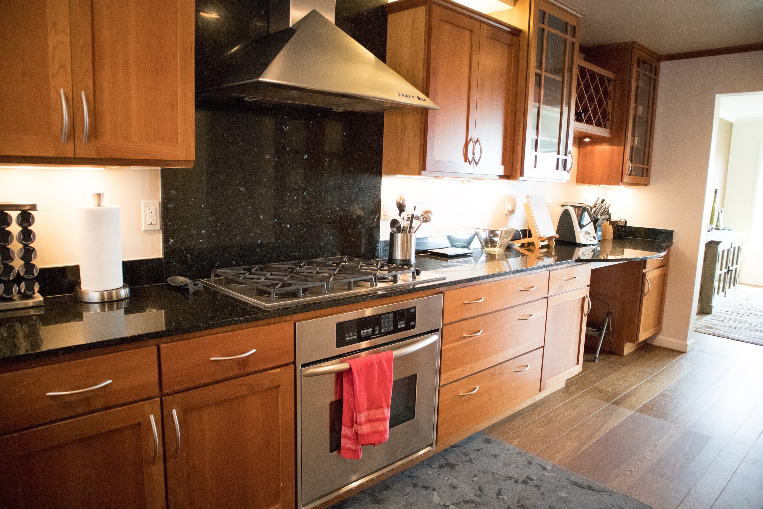 Condo in San Francisco · ★4.94 · 3 bedrooms · 3 beds · 2 baths - Image 10