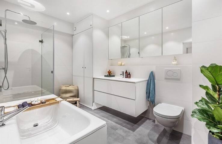 Unique top floor apartment in Oslo gallery image 4