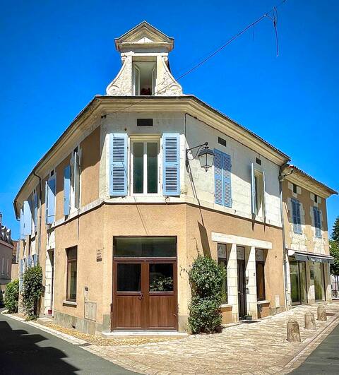 Gîte les Pissenlits Saint-Astier historic center