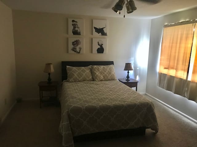 Raquel's place