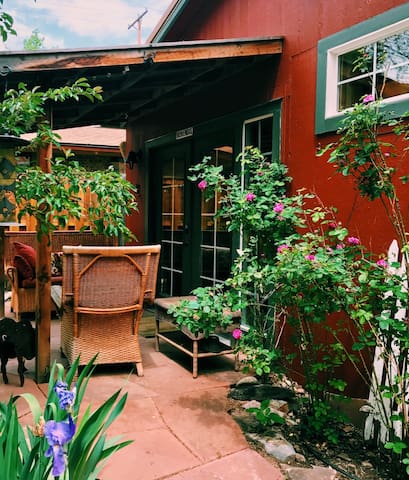 Private & charming little cottage