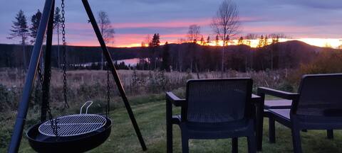 Cabin close to mountains and city!
