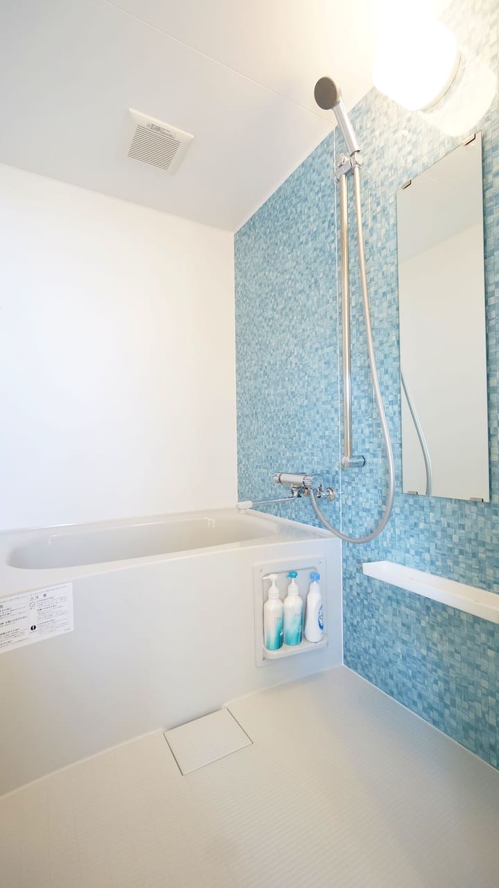 リフォームしたのでお風呂もきれいです／　A new bathroom