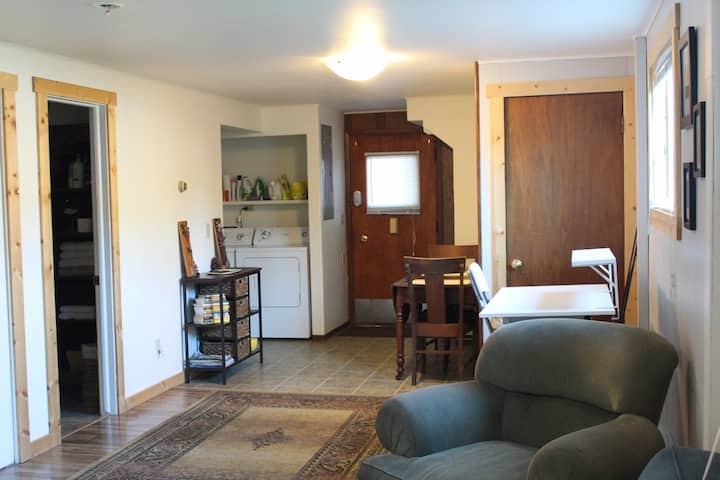 A Cozy Charmer: Near Downtown & UM.