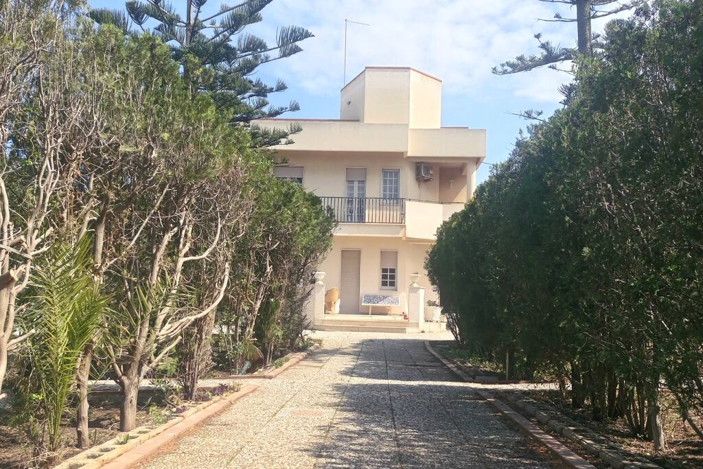 viale villa anchise relax