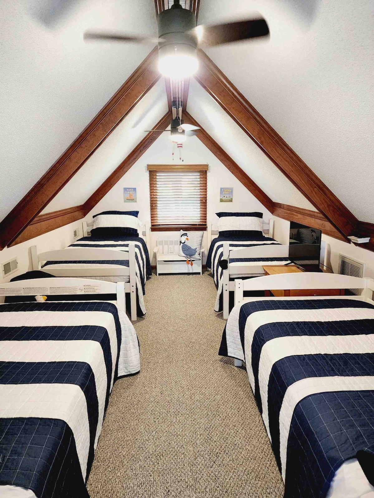 Roshani yenye vitanda vinne