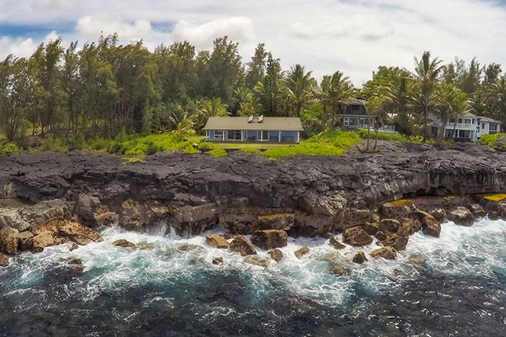Oceanfront Aloha House Houses for Rent in Keaau, Hawaii, United States