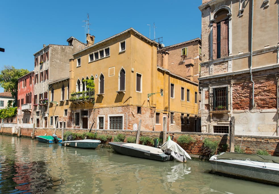 The south east corner of the palazzetto where the mezzanino is