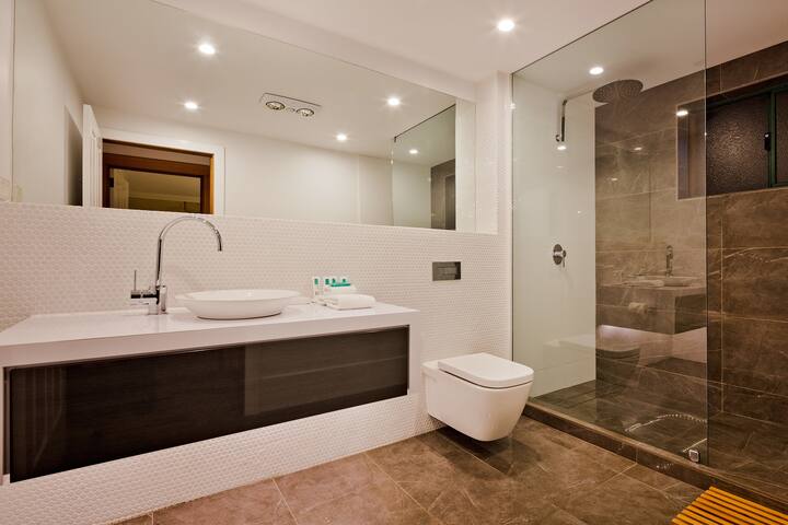 Dolphin House by the Beach gallery image 5