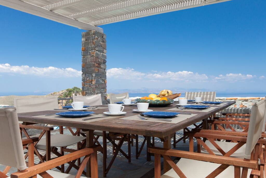 House 2 outside table