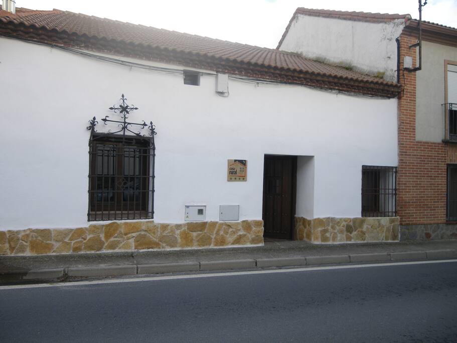 Fachada Principal Casa Rural Caballero de Castilla ****