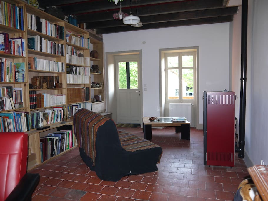 salle de détente bibliothèque Wifi