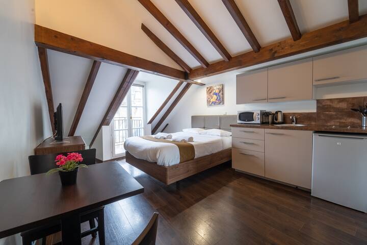 Airbnb 149 Rue Saint Honore Vacation Rentals Places To Stay