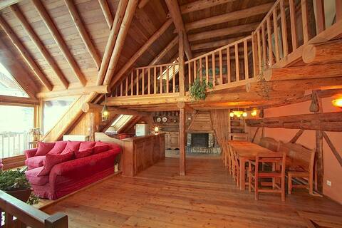 18th century chalet, jacuzzi and sauna.